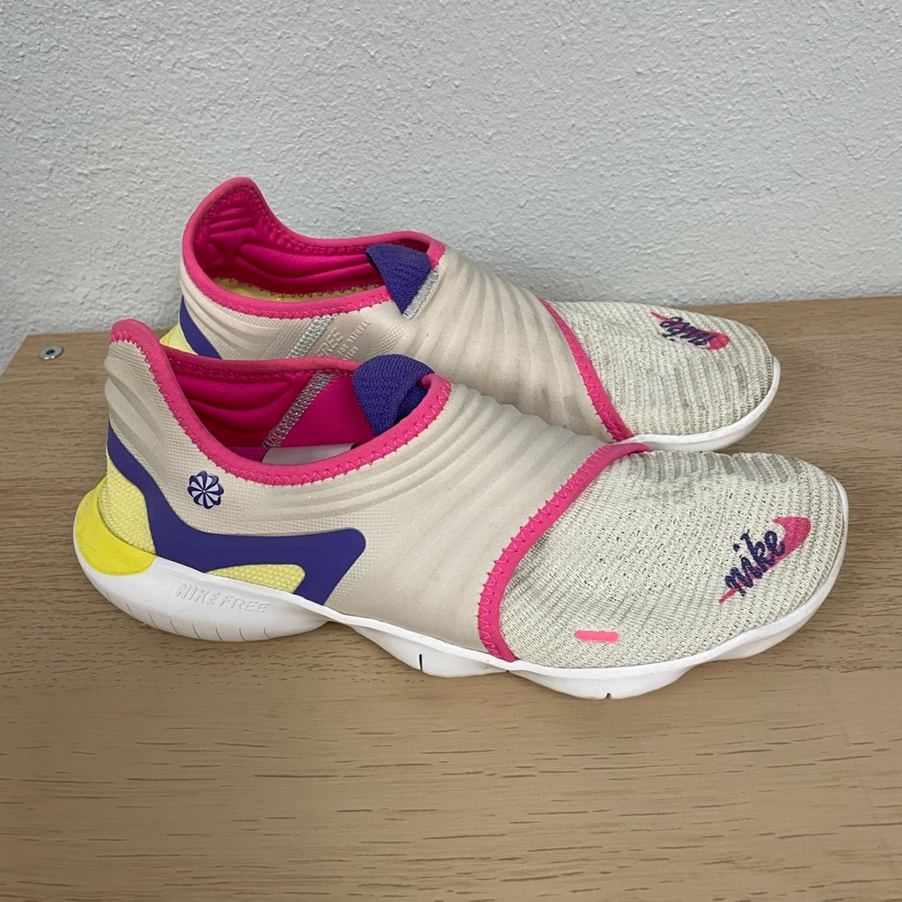 Nike slip on sneaker